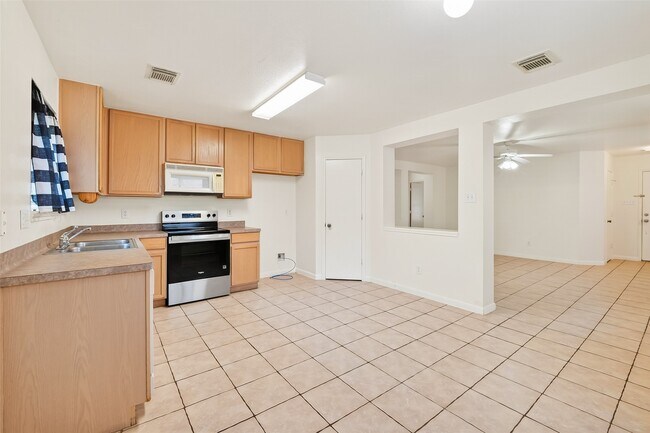 Building Photo - 10426 Briar Patch St