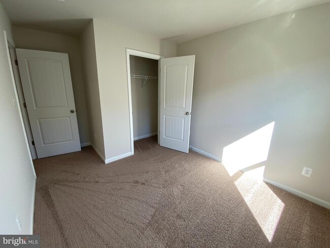 Building Photo - 134 Bloomsbury St