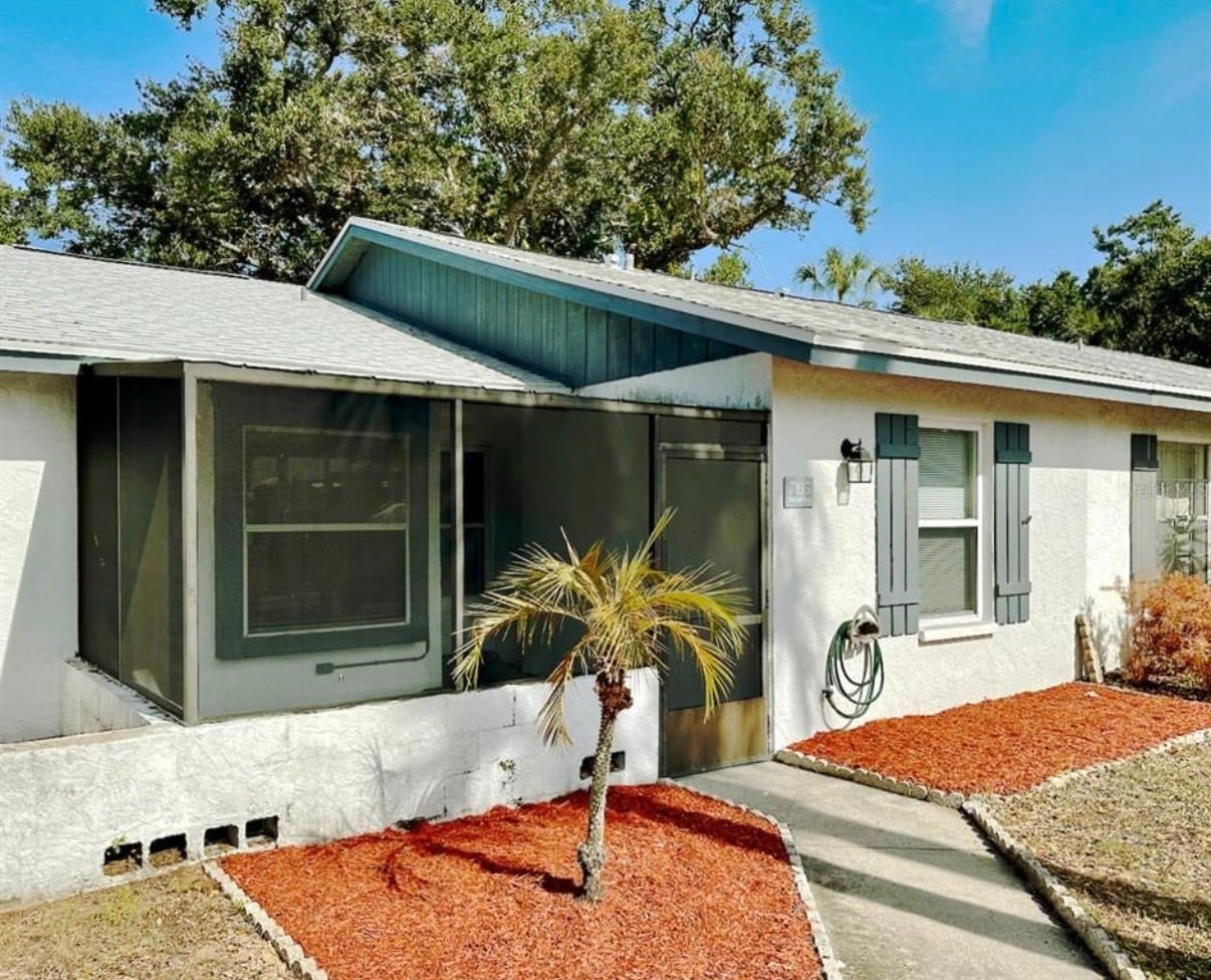 Building Photo - 7135 Parkside Villas Dr N