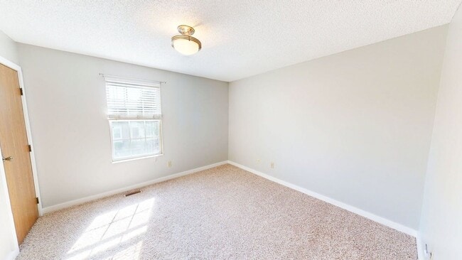 Building Photo - 5127 Singleton Dr