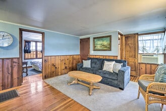 Building Photo - 1632 Center St