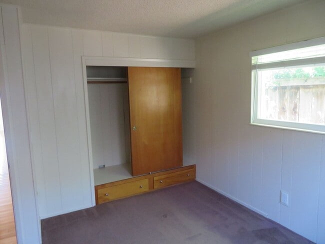 Building Photo - 2 bed 1 bath house in the Capitola jewel box