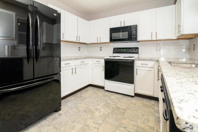 Building Photo - 1562 Sargas St