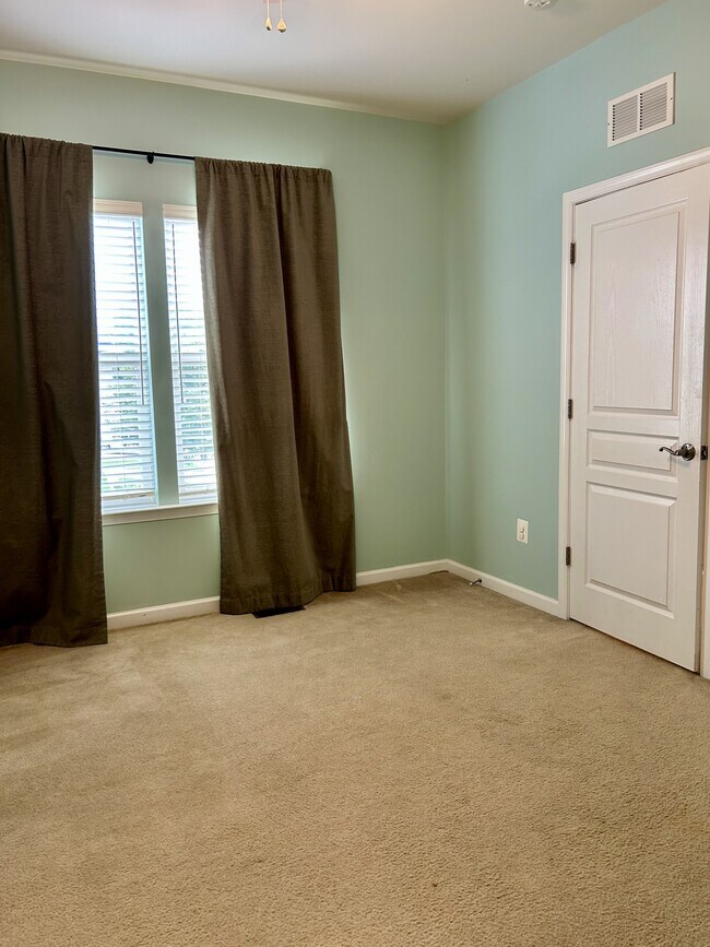 Building Photo - 43973 Swift Fox Dr