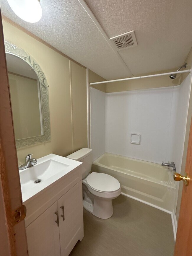 Building Photo - 50 Craft Ln