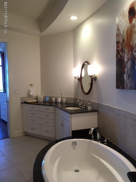 Building Photo - 320 1st St N