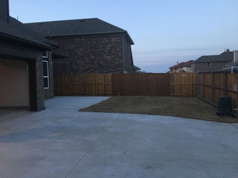 Building Photo - 5724 Mattlethorn Dr
