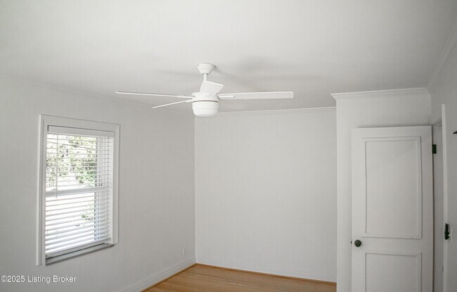 Building Photo - 2725 Brownsboro Rd