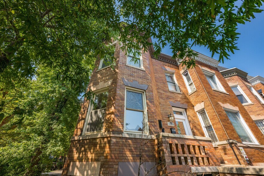 Building Photo - 3002 11th St NW