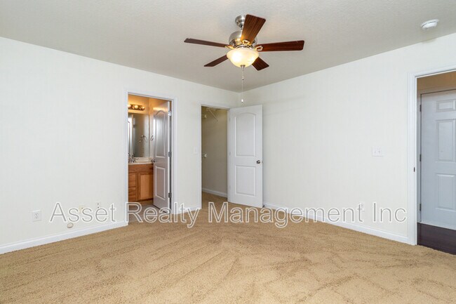 Building Photo - 624 Drakewood Rd