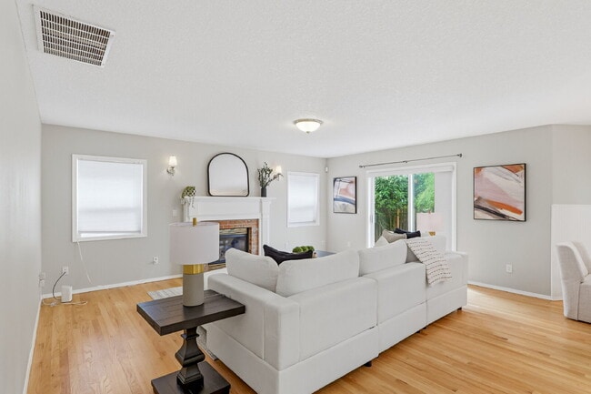 Building Photo - Elegant Executive Home in Desirable Camas – Minutes to SR-14, I-205 & Vancouver