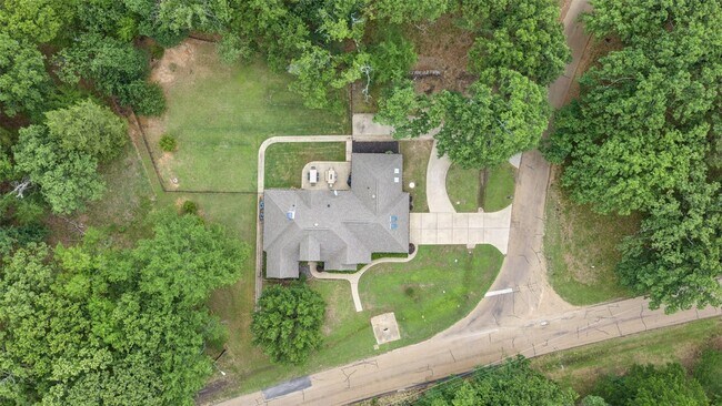 Building Photo - 109 Enchanted Dr