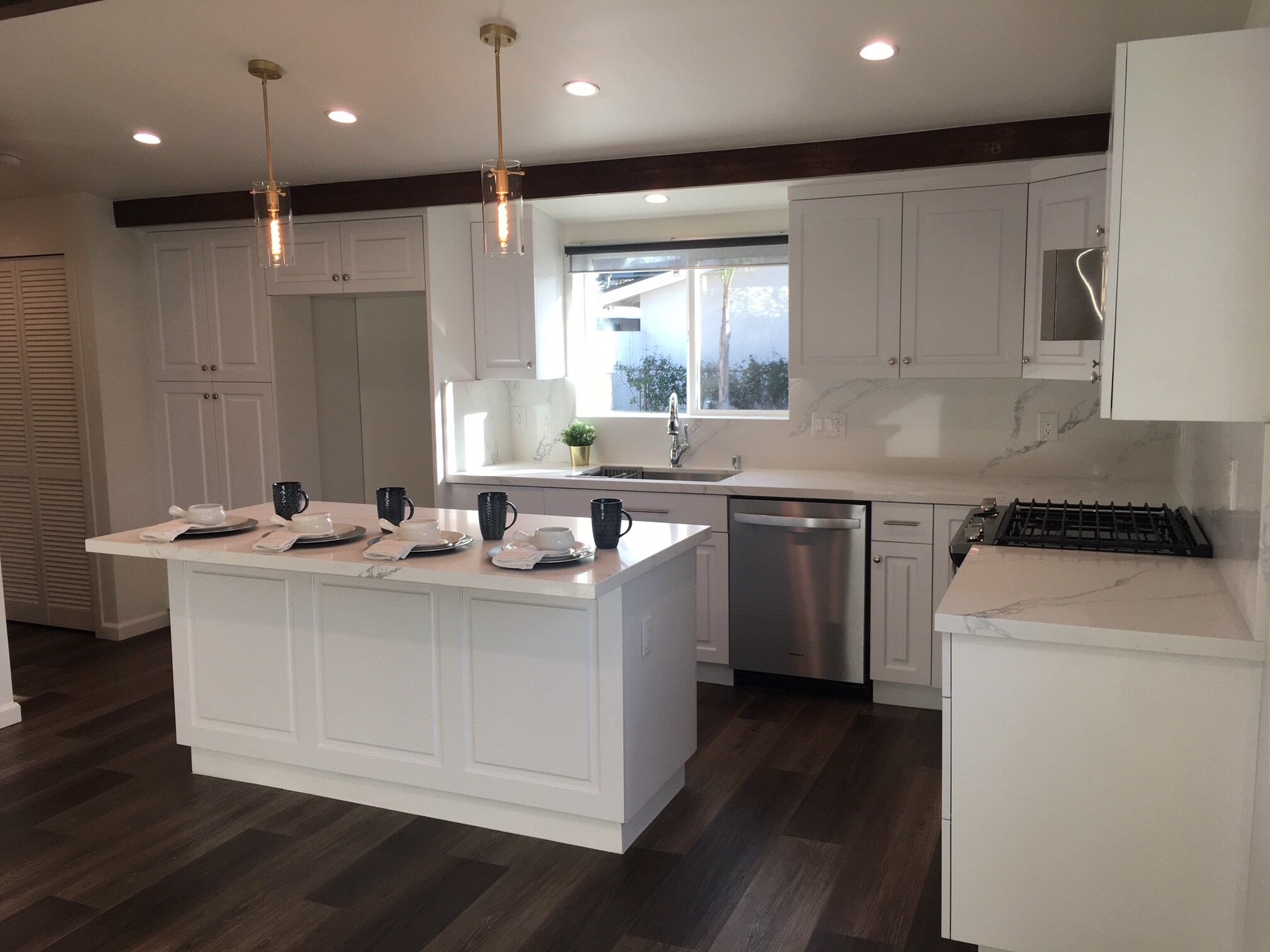 Building Photo - 10022 Kester Ave