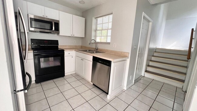 Building Photo - 13984 Morning Glory Dr