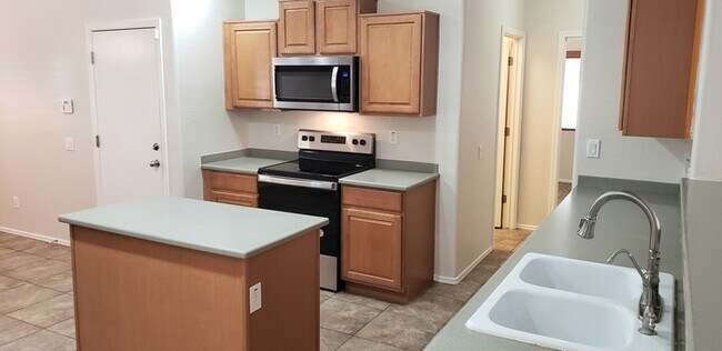 Building Photo - Stunning Laveen Village home with built-in...