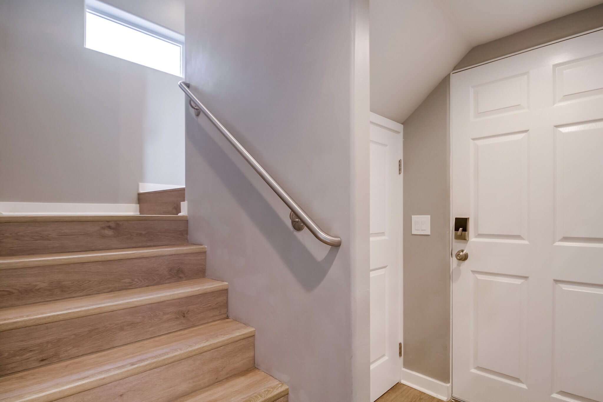 Building Photo - 735 Whiting Ct