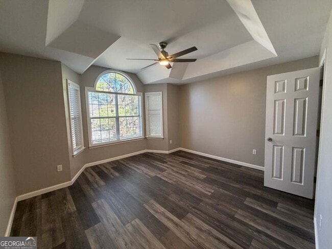 Building Photo - 133 McGill Park Ave NE