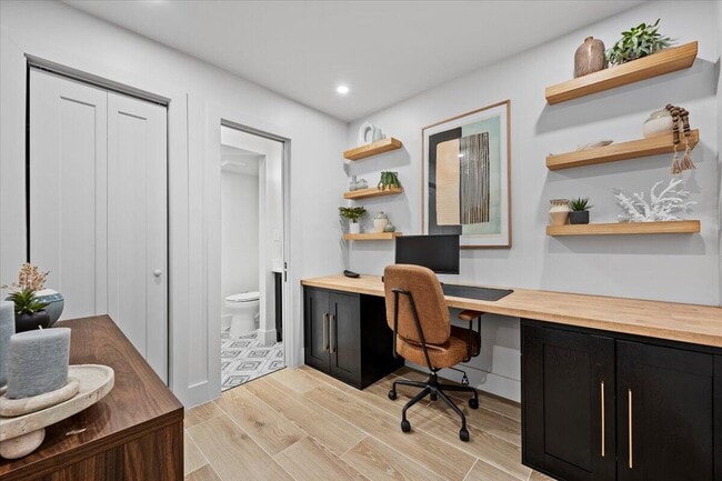 Building Photo - 1605 US-1