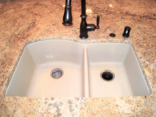 Building Photo - 34 Herons Flight Pl