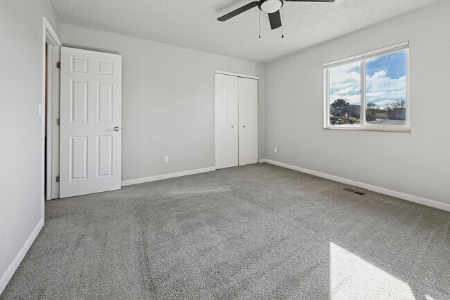 Building Photo - BG - GA6420