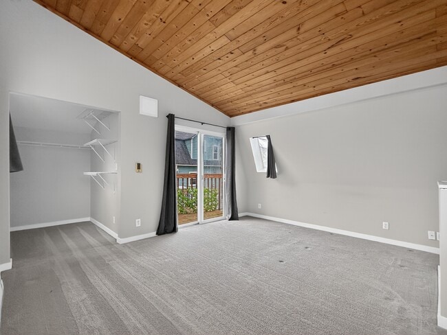 Building Photo - 5521 Brooklyn Ave NE