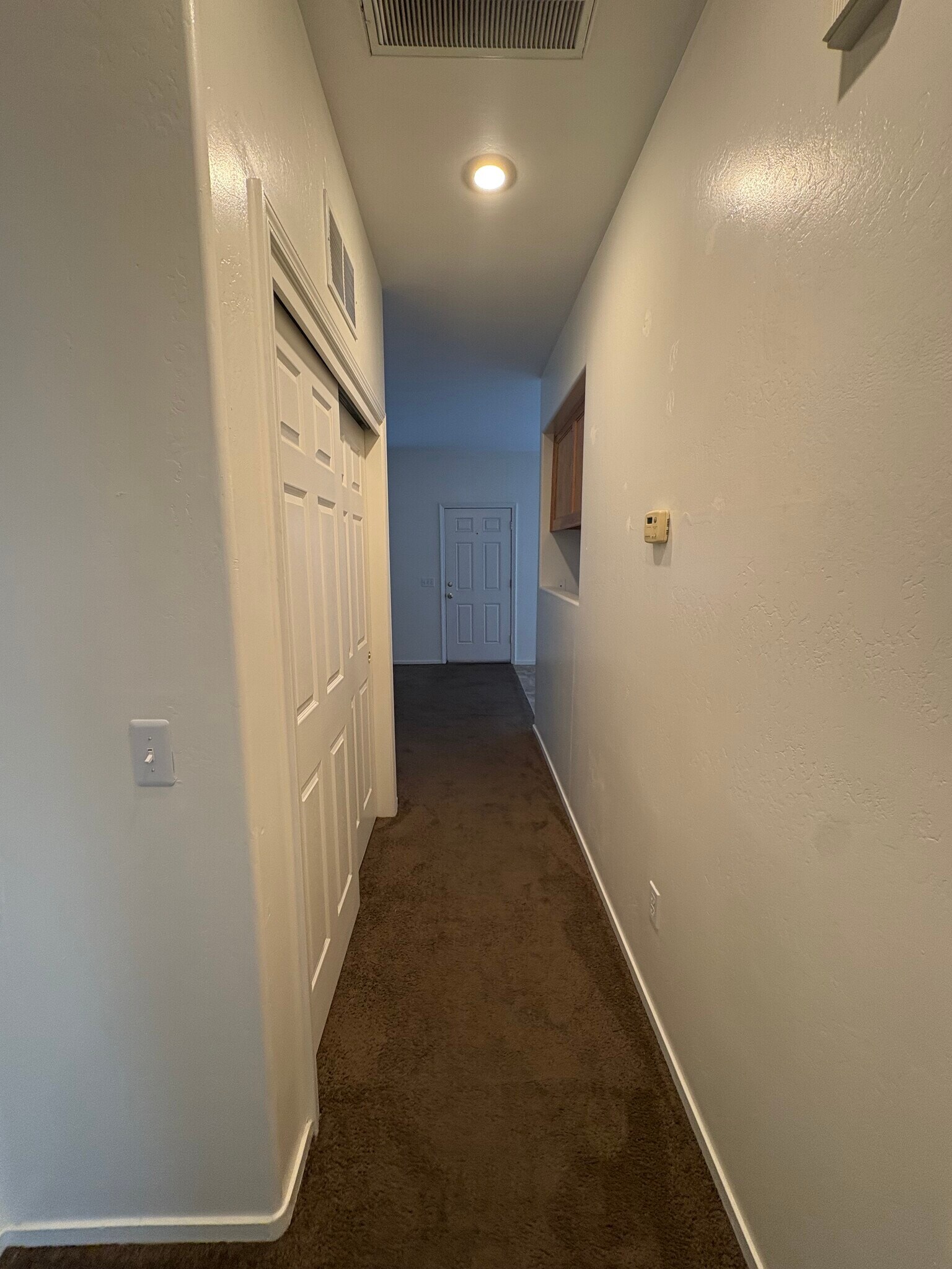 Building Photo - 609 Yellow Meadow Ct