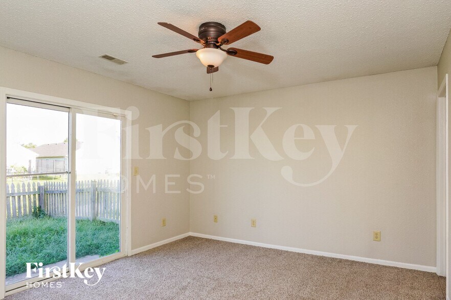 Building Photo - 1880 Long Lake Dr