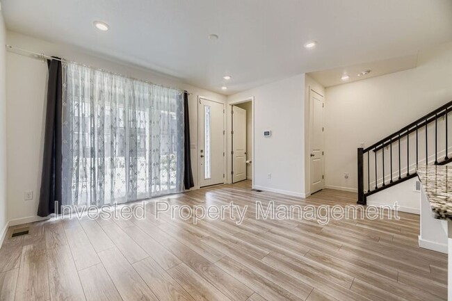 Building Photo - 7488 W Pacific Ln