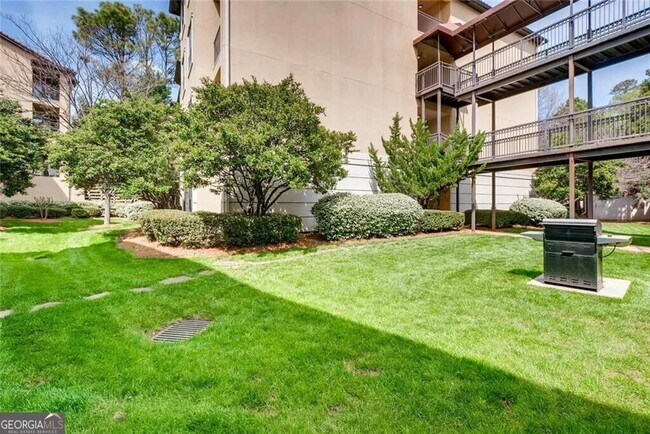 Building Photo - 3777 Peachtree Rd NE