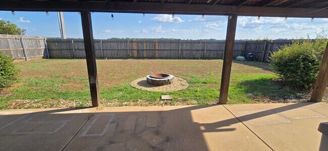 Building Photo - 1004 Creole Dr