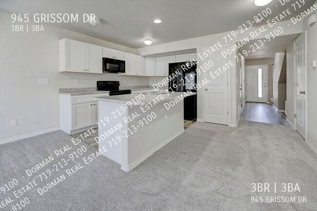 Building Photo - 945 Grissom Dr.