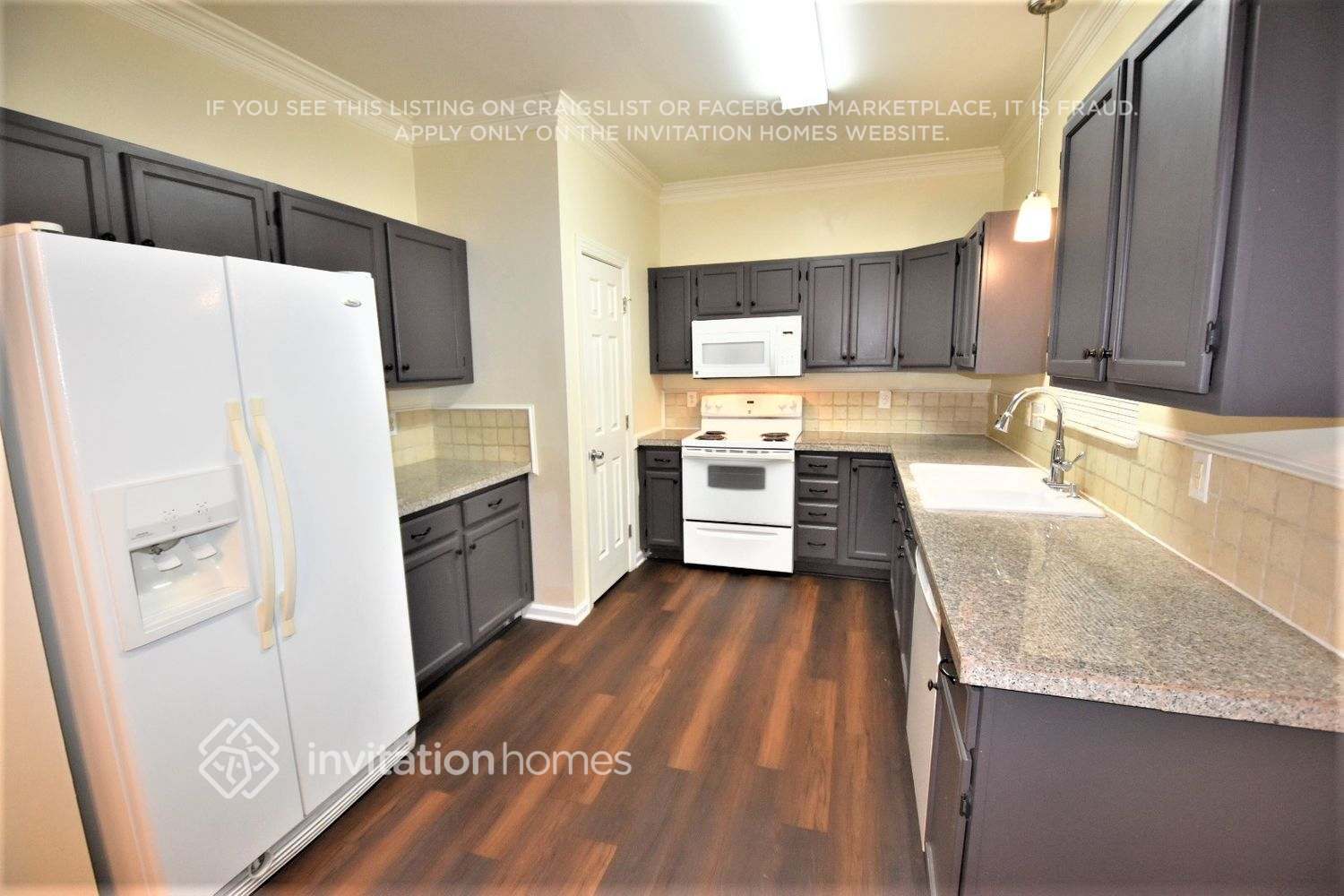 Building Photo - 2505 Century Oaks Ln