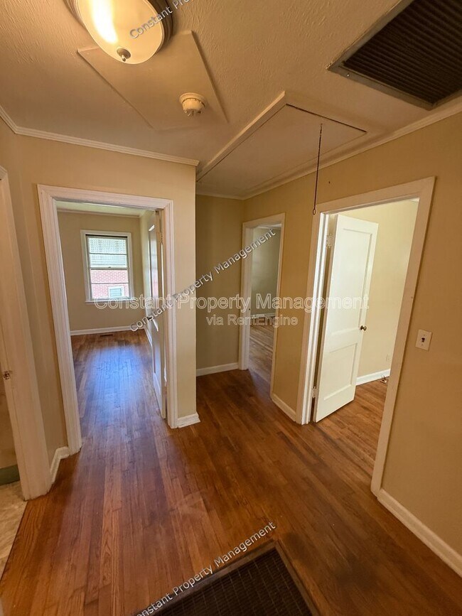 Building Photo - 3069 Somerset Dr