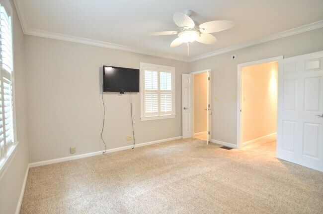 Building Photo - 215 Fort Mitchell Ave