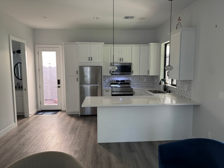 Building Photo - 1373 S Sean Dr