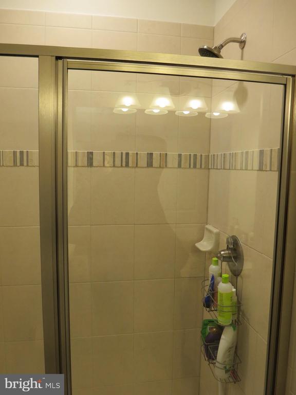 Building Photo - 1710 Featherstone Rd