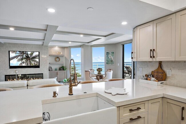 Building Photo - 176 Helios Dr