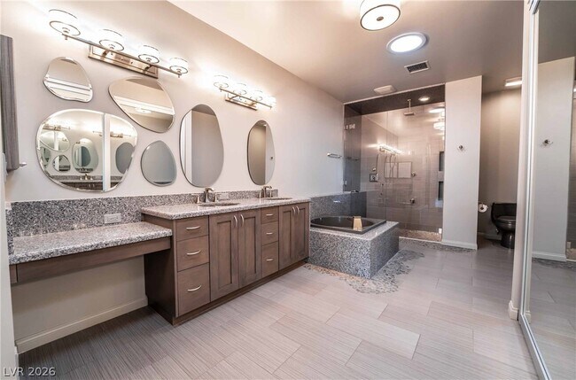 Building Photo - 980 Vegas Valley Dr