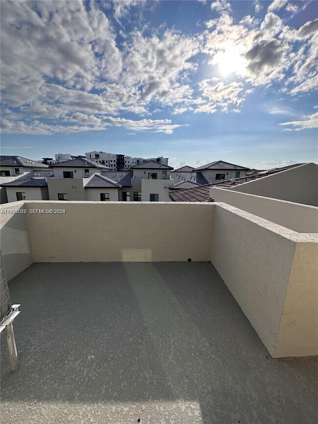 Building Photo - 4470 NW 83rd Ave