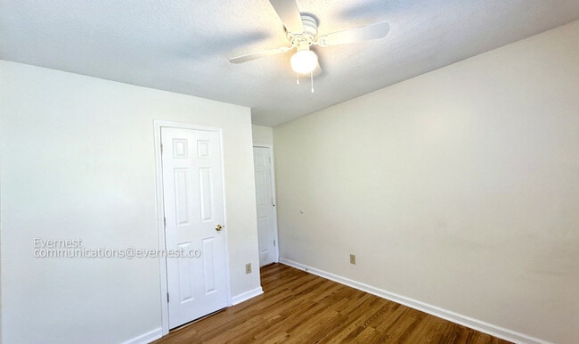 Building Photo - 9299 Grove Manor Dr