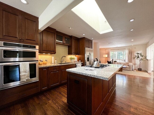 Building Photo - Wine Country Retreat with Guest Cottage & Vineyard Views