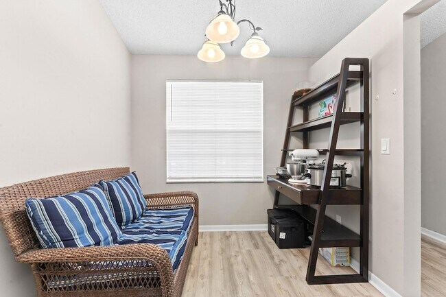 Building Photo - 1502 Pinecrest Cir