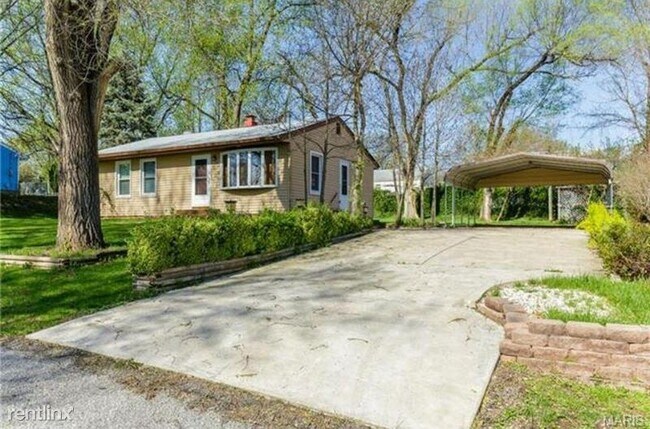 Building Photo - 3 br, 1 bath House - 17 Terry Dr