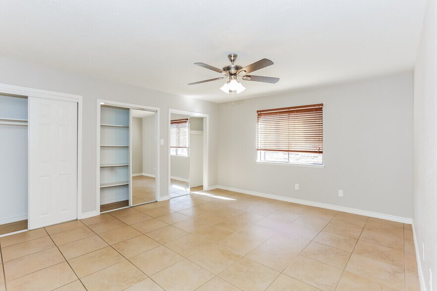 Building Photo - 6906 Forestview Dr