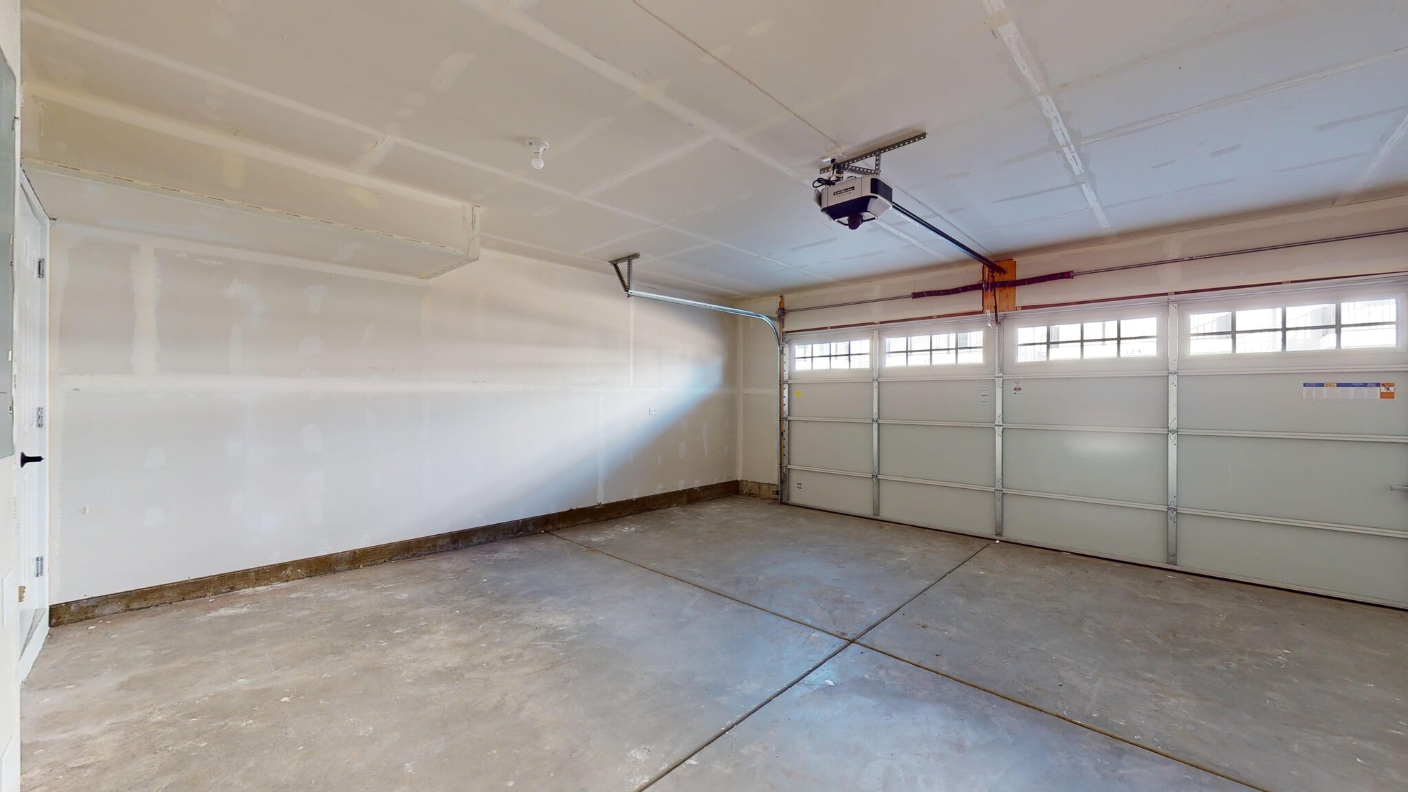 Garage - 134 Yorktown Ct