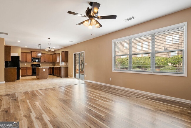 Building Photo - 3325 Earhart Way