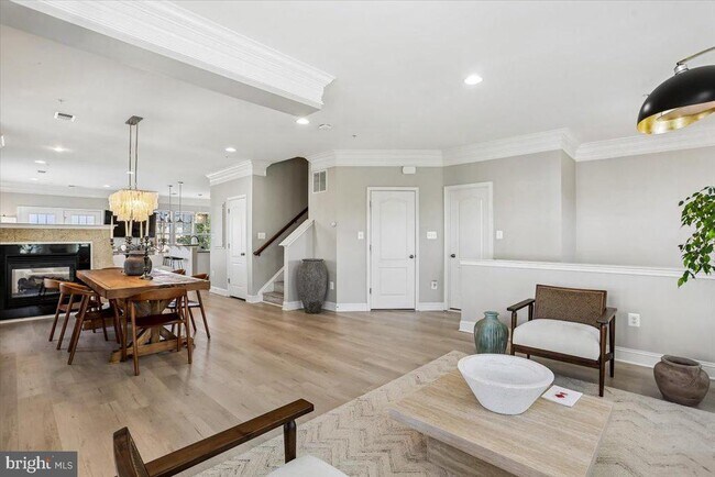 Building Photo - 402 Orchard Ridge Dr