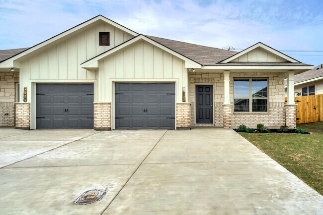 Building Photo - 1547 Case Rd