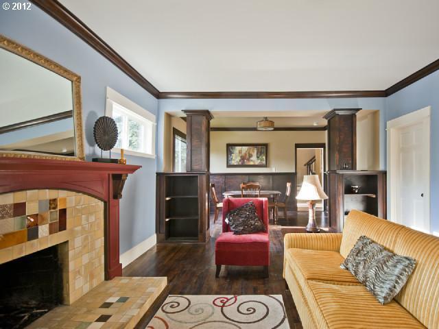 Building Photo - Remodeled Portland 3 Bd/2 Bth Craftsman Home.