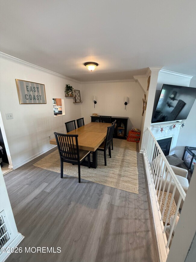 Building Photo - 211 Clubhouse Dr